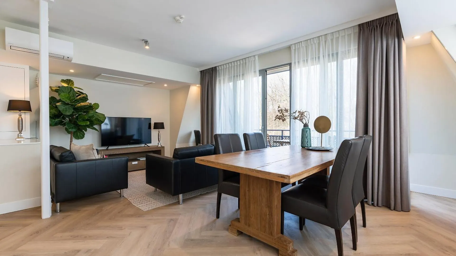 Park Central Executive Apartments 102 The Hague Netherlands